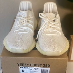 Yeezy Boost 350 Triple White